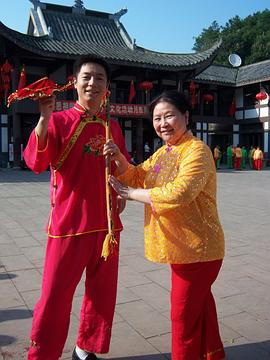 闹春莲萧舞起来第21集